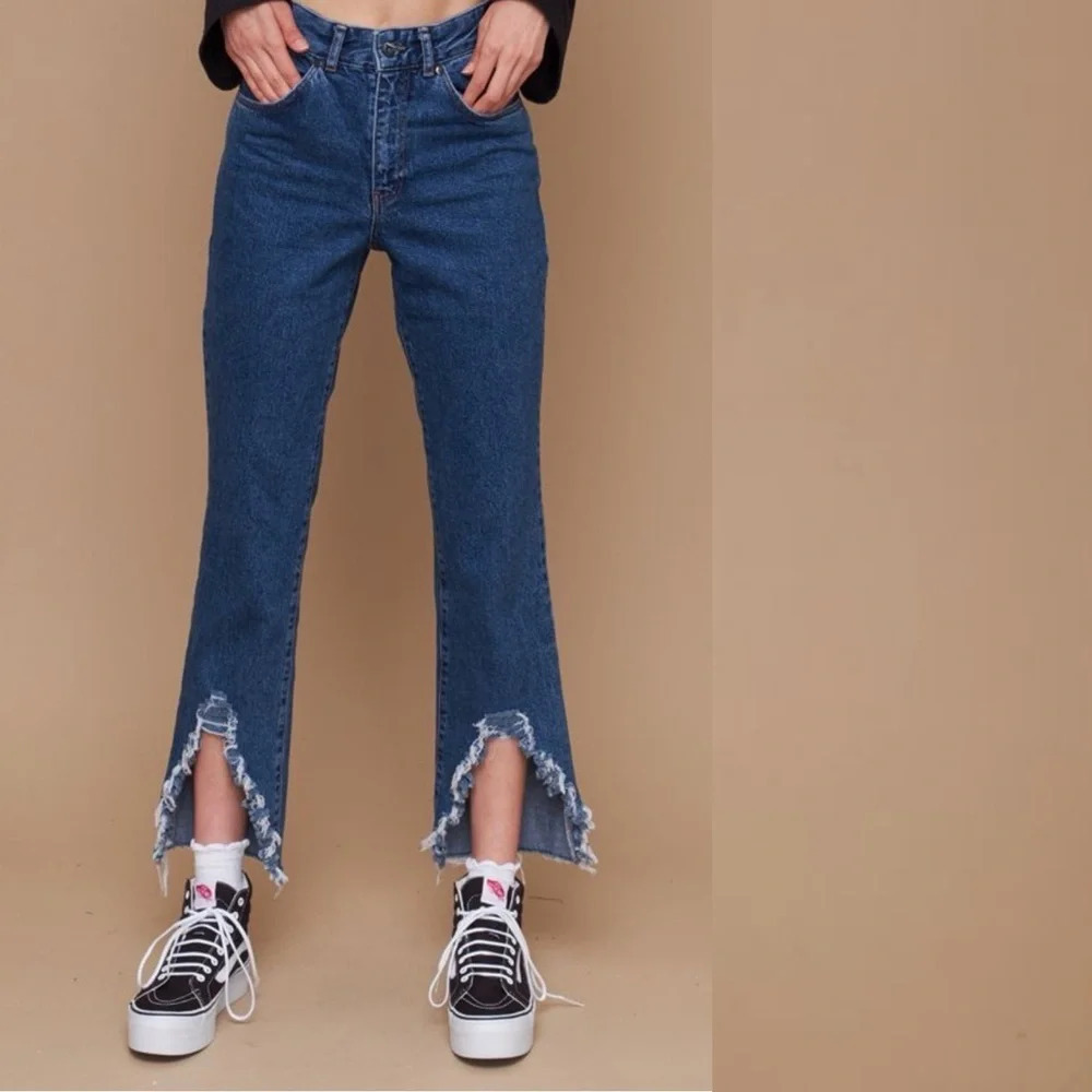 The Ragged Priest Straight Leg Jeans Frayed Front Slit V Cut Ankle 28 Dark Blue